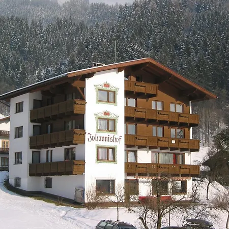 Johannishof בית הארחה *