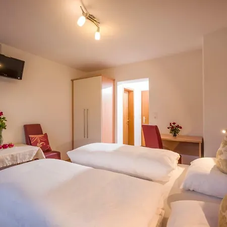 Johannishof Affittacamere *