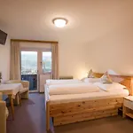Johannishof Gasthof *